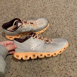 On cloud tennis shoes